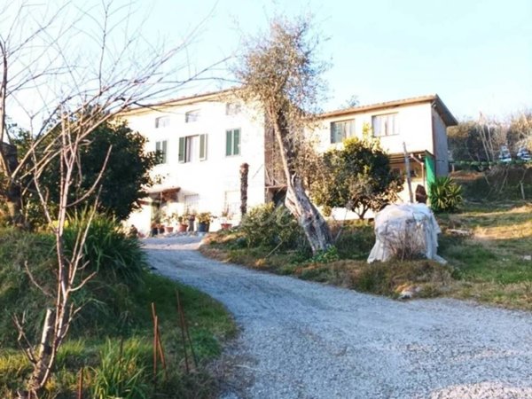 casa indipendente in vendita a Camaiore in zona Pieve di Camaiore