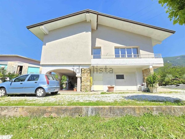 casa indipendente in vendita a Camaiore