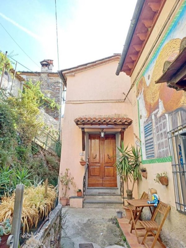 casa indipendente in vendita a Camaiore in zona Lido di Camaiore