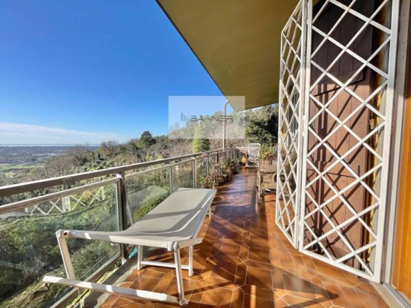 casa indipendente in vendita a Camaiore in zona Lido di Camaiore