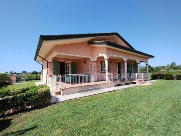 casa indipendente in vendita a Camaiore
