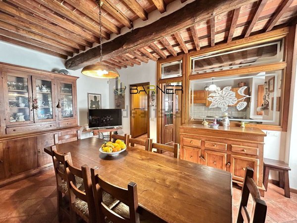 casa indipendente in vendita a Camaiore