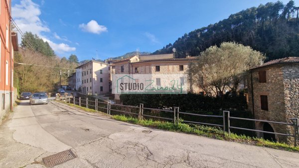 casa semindipendente in vendita a Camaiore in zona Nocchi