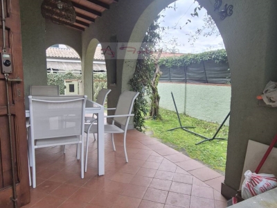casa indipendente in vendita a Camaiore