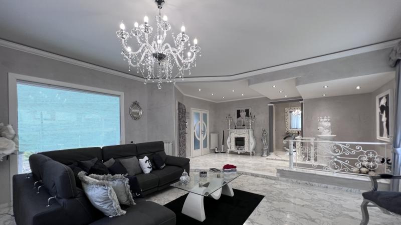 casa indipendente in vendita a Camaiore in zona Lido di Camaiore