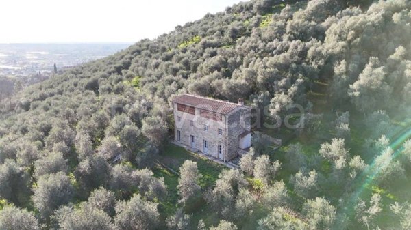 villa in vendita a Camaiore