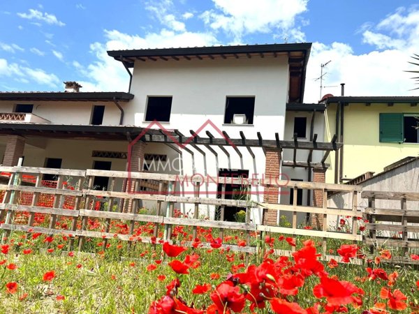 casa indipendente in vendita a Camaiore in zona Lido di Camaiore