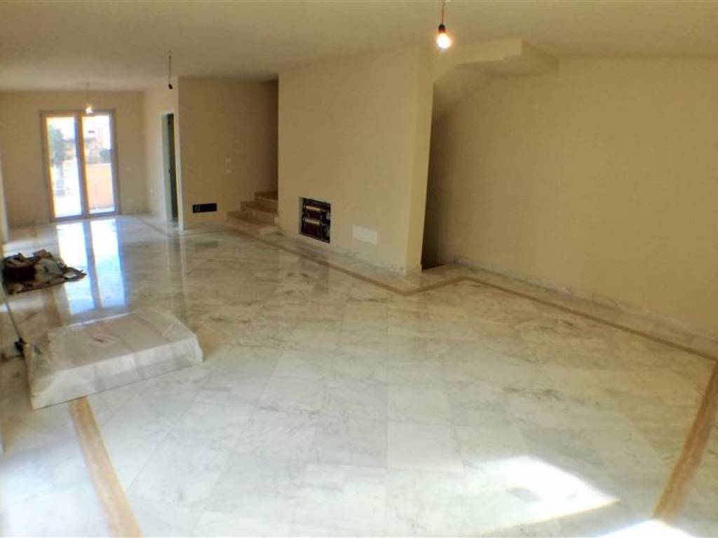 casa indipendente in vendita a Camaiore in zona Lido di Camaiore