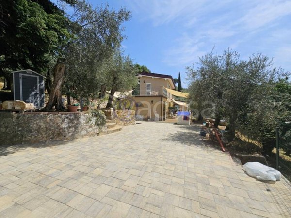 casa indipendente in vendita a Camaiore