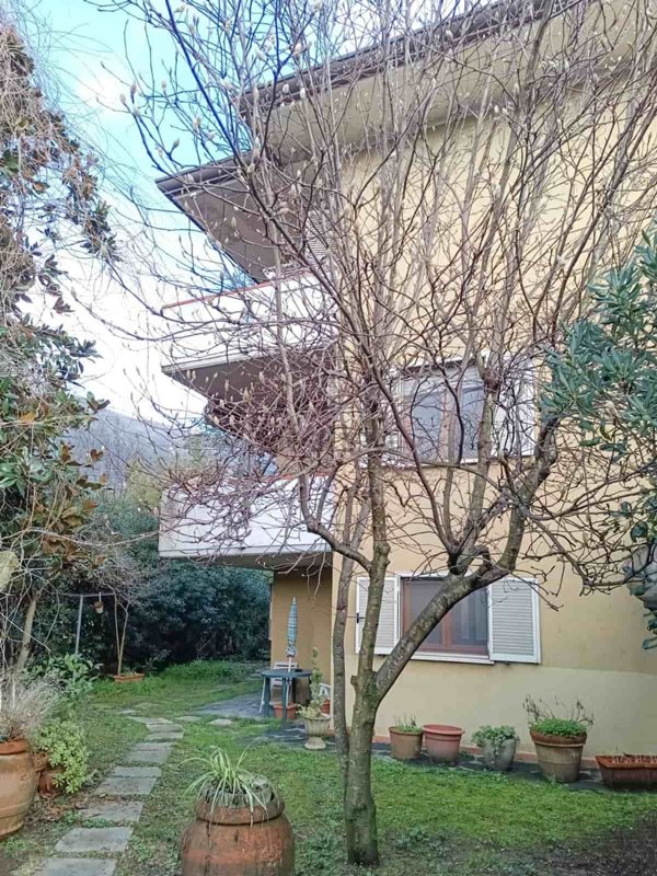 casa indipendente in vendita a Camaiore