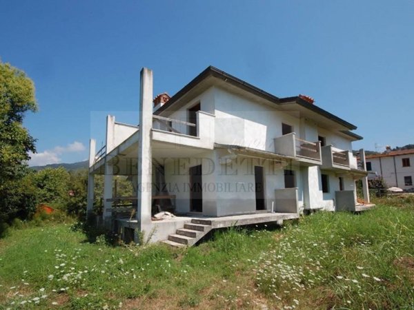 casa indipendente in vendita a Camaiore in zona Capezzano Pianore