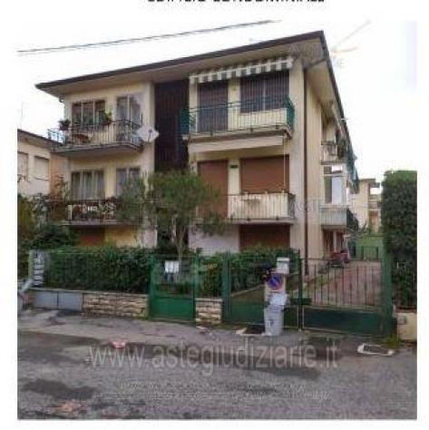 appartamento in vendita a Camaiore in zona Lido di Camaiore