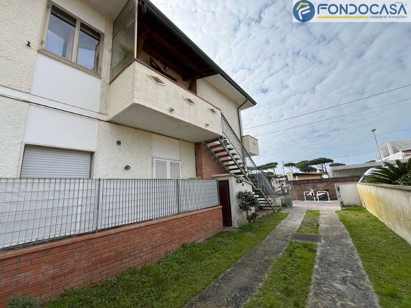 casa indipendente in vendita a Camaiore in zona Lido di Camaiore