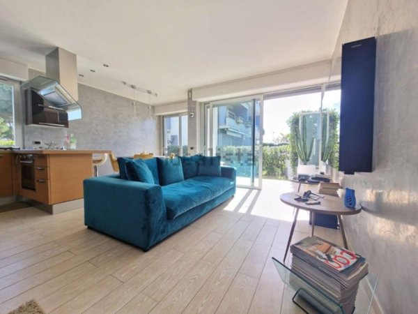 casa indipendente in vendita a Camaiore in zona Lido di Camaiore