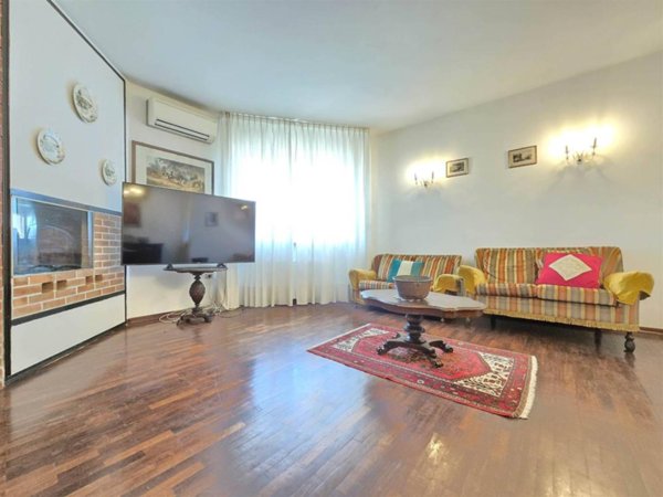 casa indipendente in vendita a Camaiore