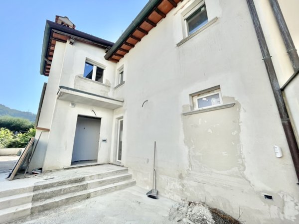 casa indipendente in vendita a Camaiore in zona Capezzano Pianore