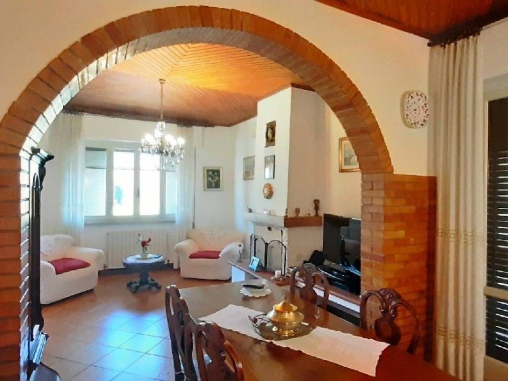 casa indipendente in vendita a Camaiore in zona Lido di Camaiore