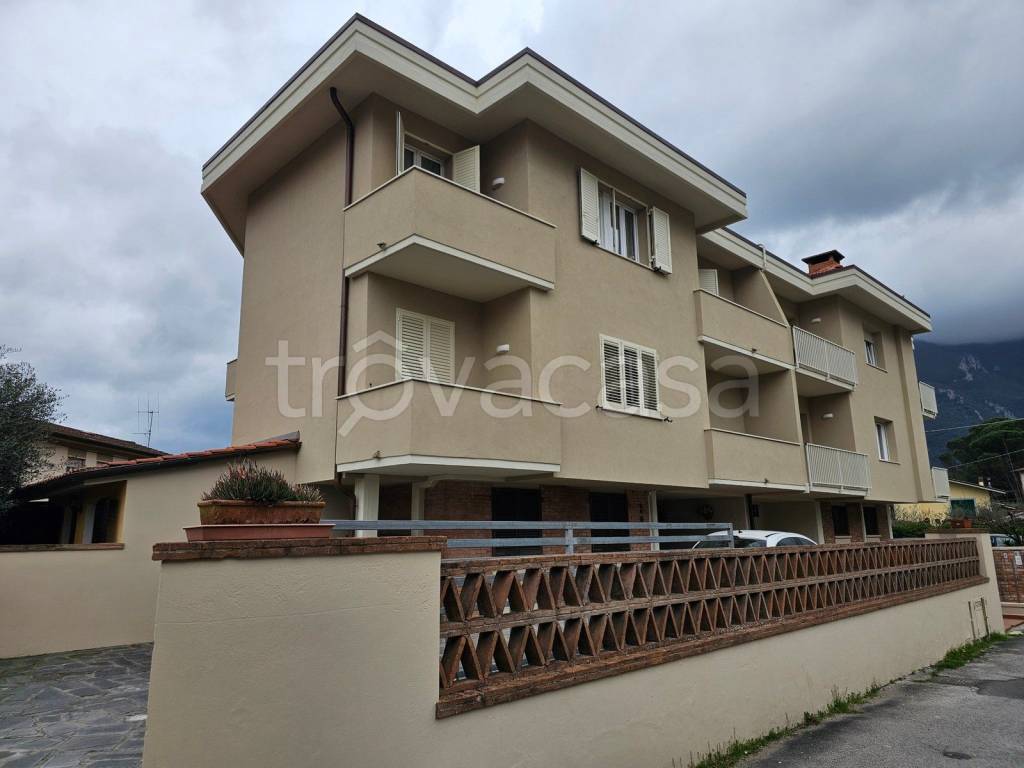 appartamento in vendita a Camaiore