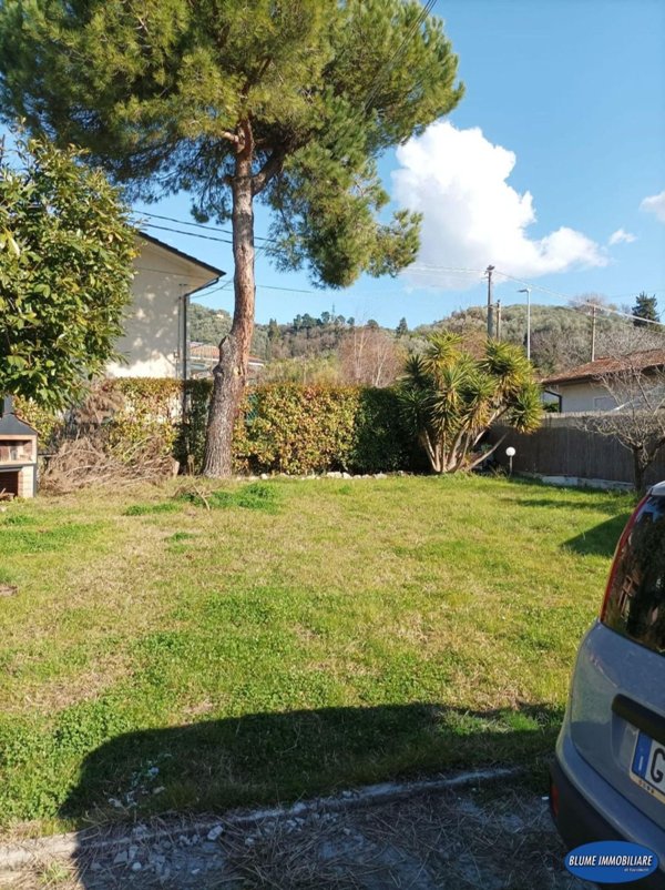 casa indipendente in vendita a Camaiore in zona Capezzano Pianore