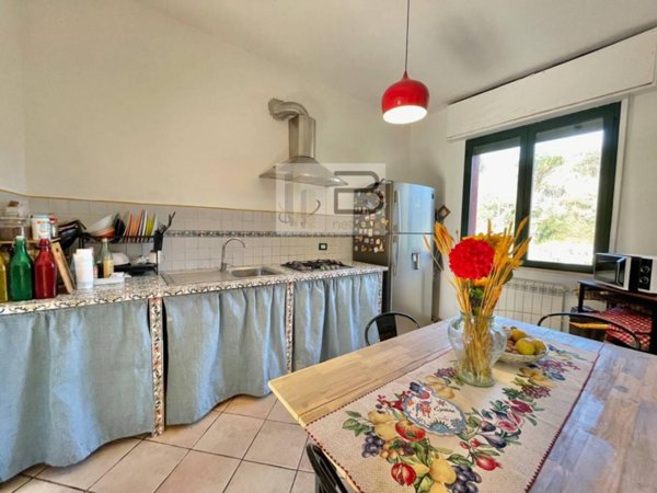 casa indipendente in vendita a Camaiore in zona Lido di Camaiore