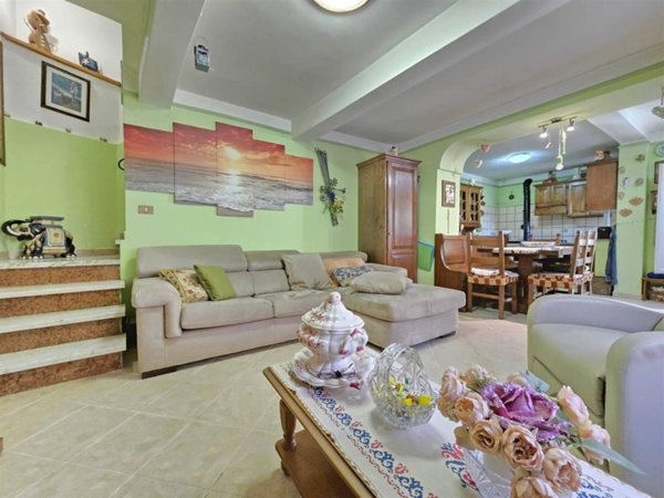 casa indipendente in vendita a Camaiore