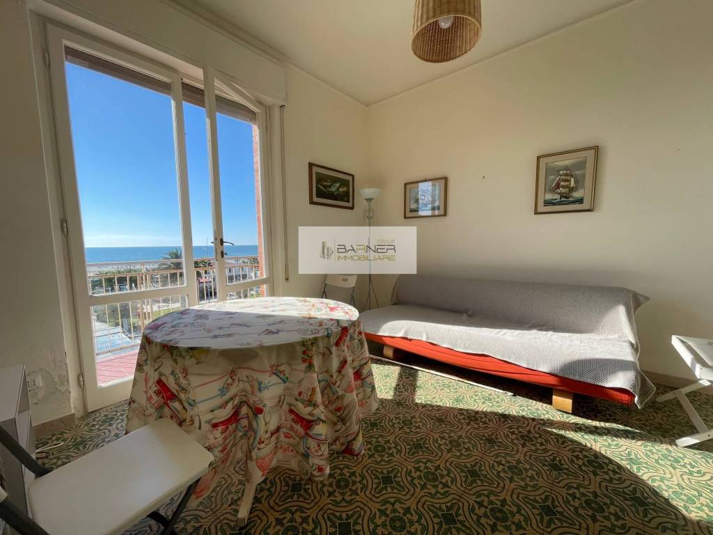 appartamento in vendita a Camaiore in zona Lido di Camaiore