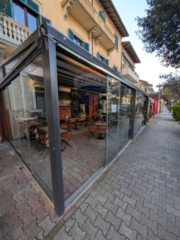 negozio in vendita a Camaiore in zona Lido di Camaiore