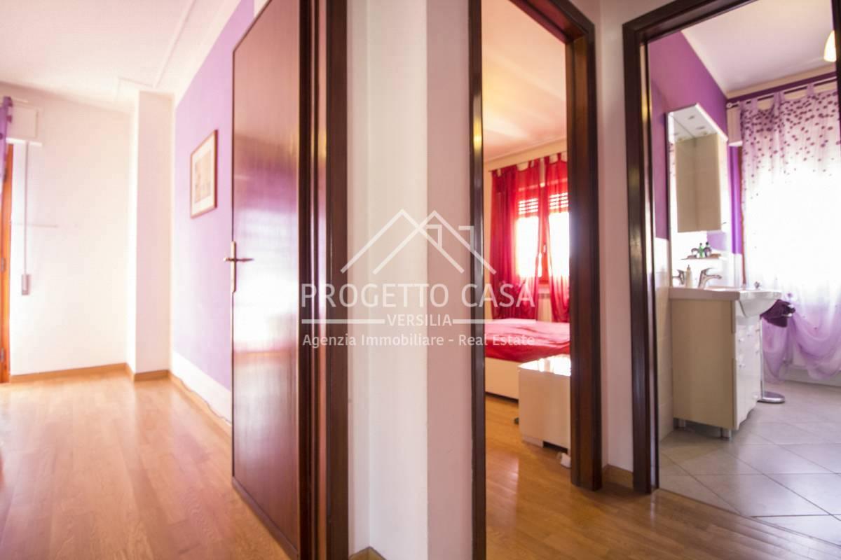 casa indipendente in vendita a Camaiore in zona Lido di Camaiore