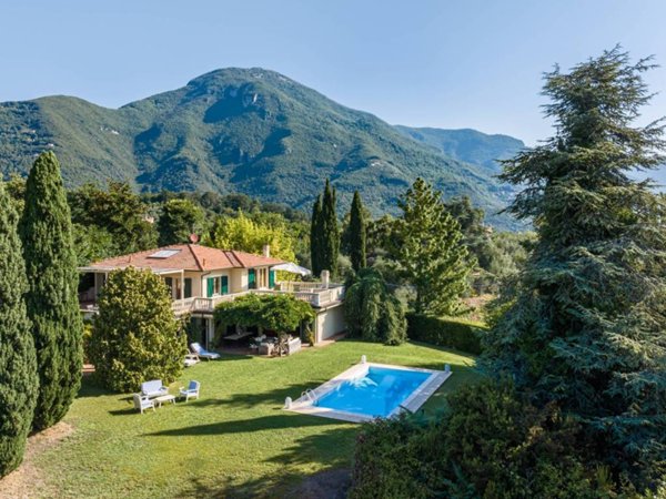casa indipendente in vendita a Camaiore in zona Lido di Camaiore