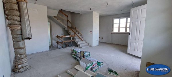 casa indipendente in vendita a Camaiore in zona Lido di Camaiore