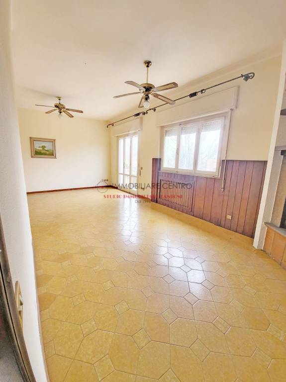 appartamento in vendita a Camaiore in zona Lido di Camaiore