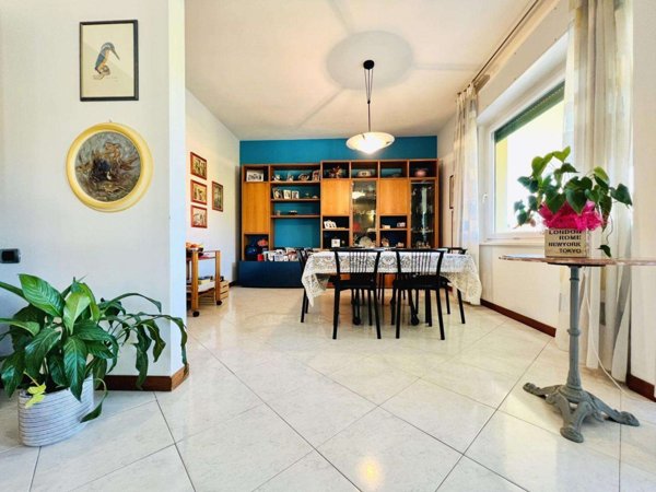 casa indipendente in vendita a Camaiore in zona Lido di Camaiore