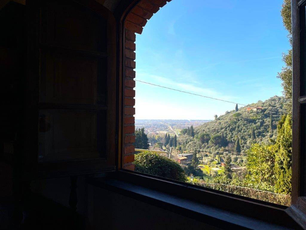 casa indipendente in vendita a Camaiore in zona Pedona
