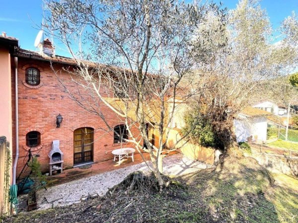 casa indipendente in vendita a Camaiore