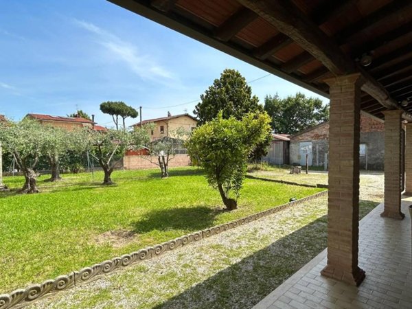 casa indipendente in vendita a Camaiore in zona Capezzano Pianore