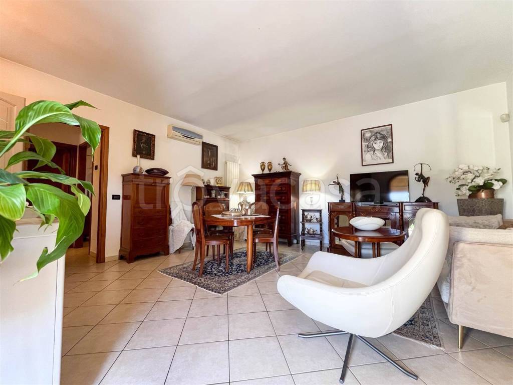 casa indipendente in vendita a Camaiore in zona Capezzano Pianore