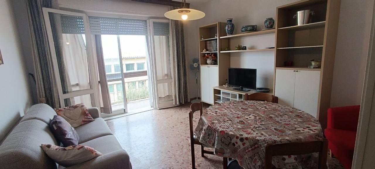 appartamento in vendita a Camaiore in zona Lido di Camaiore