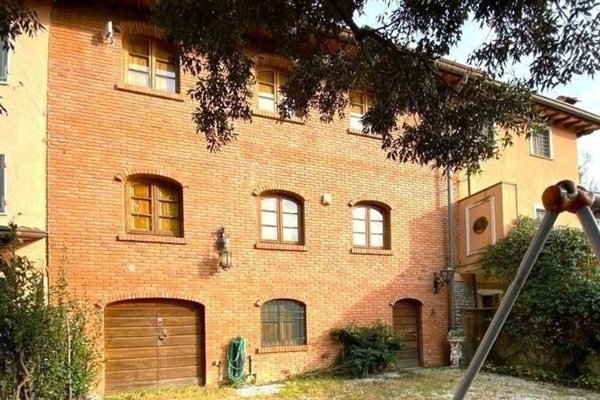 casa indipendente in vendita a Camaiore in zona Lido di Camaiore