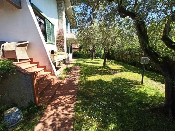 casa indipendente in vendita a Camaiore in zona Lido di Camaiore