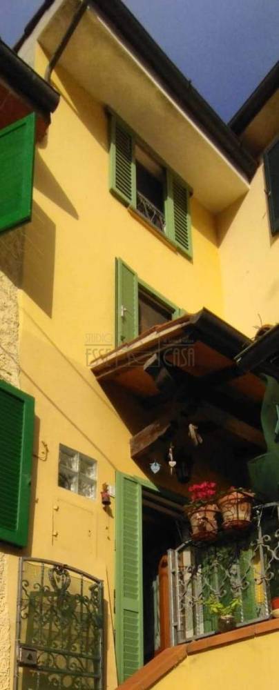 casa indipendente in vendita a Camaiore in zona Vado