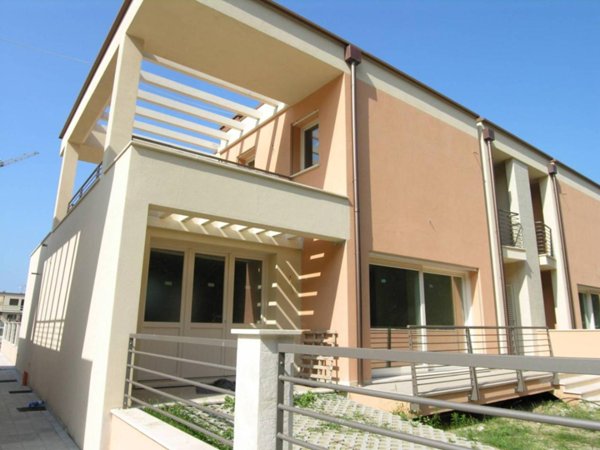 casa indipendente in vendita a Camaiore in zona Lido di Camaiore