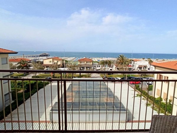 appartamento in vendita a Camaiore in zona Lido di Camaiore