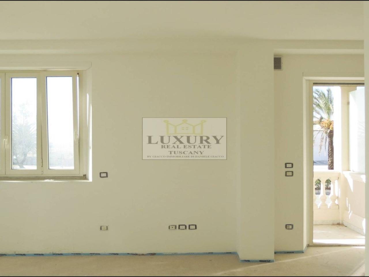 appartamento in vendita a Camaiore in zona Lido di Camaiore