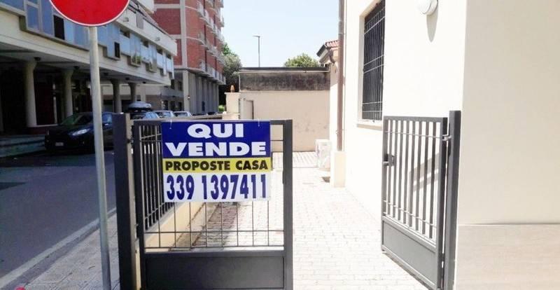 appartamento in vendita a Camaiore in zona Lido di Camaiore