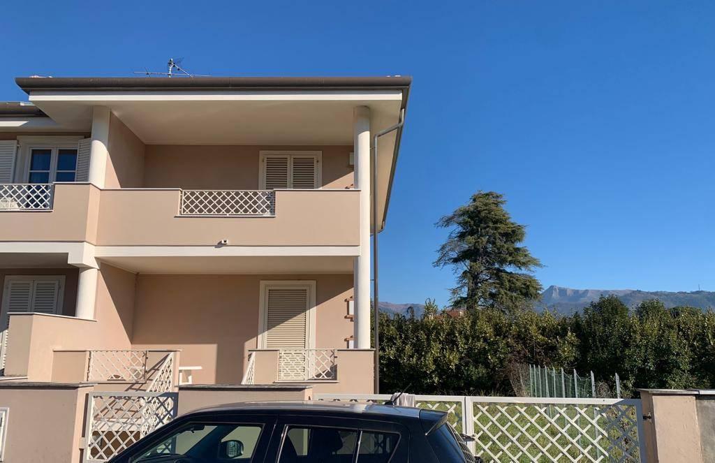 casa indipendente in vendita a Camaiore
