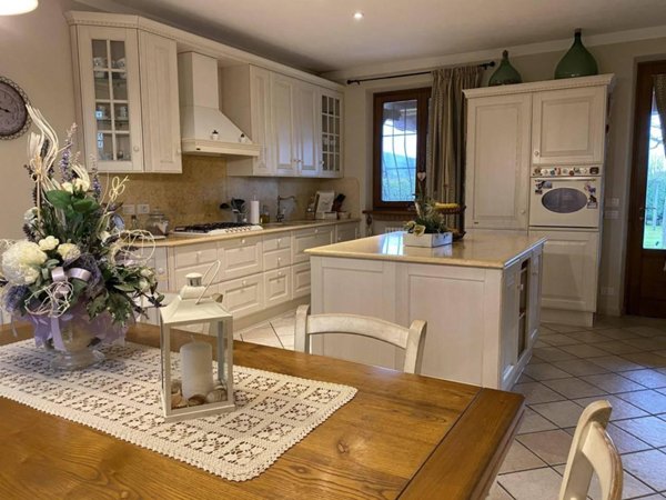 casa indipendente in vendita a Camaiore in zona Lido di Camaiore