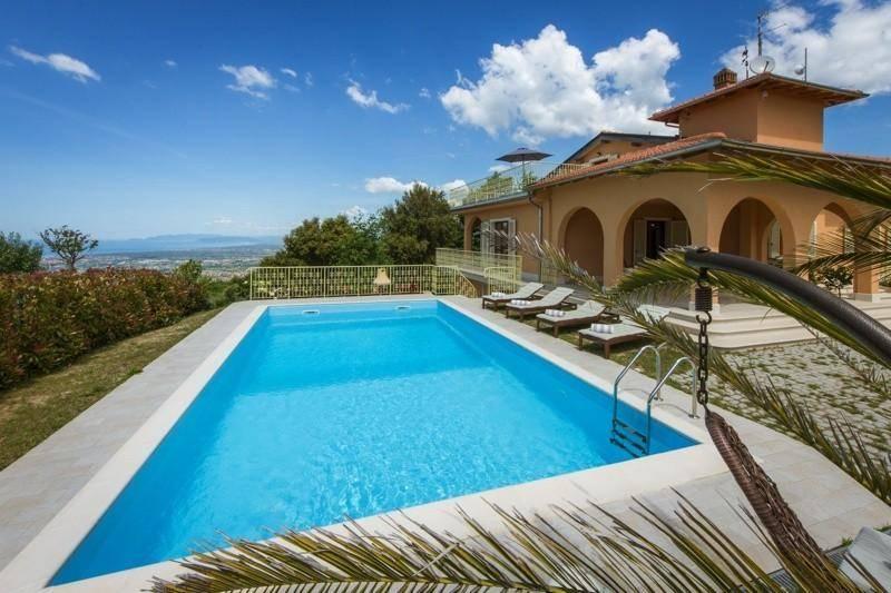casa indipendente in vendita a Camaiore in zona Lido di Camaiore