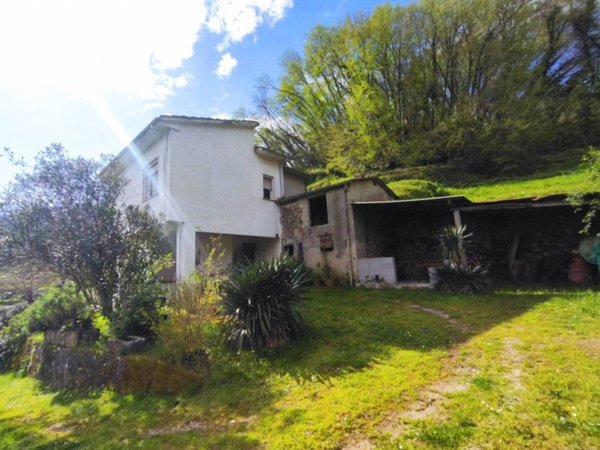casa indipendente in vendita a Camaiore