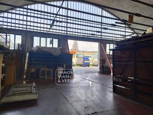 ufficio in vendita a Camaiore in zona Capezzano Pianore