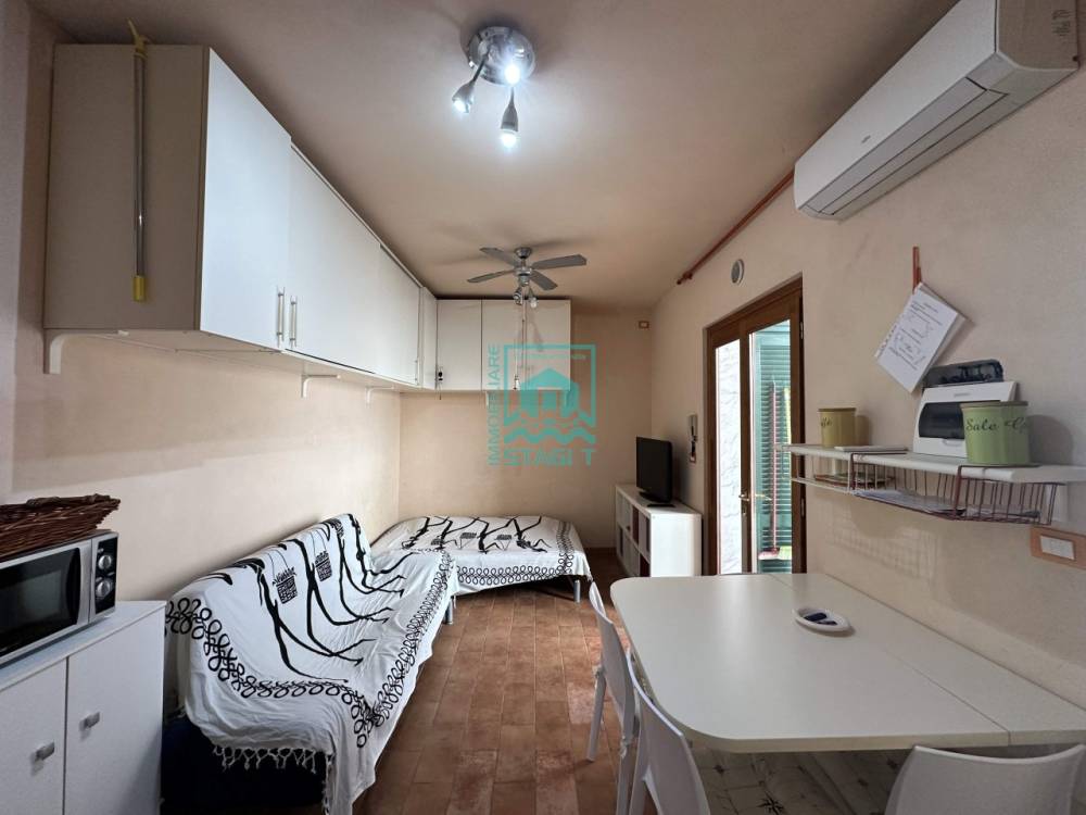 appartamento in vendita a Camaiore in zona Lido di Camaiore